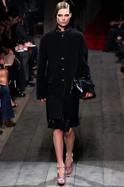 Look 12